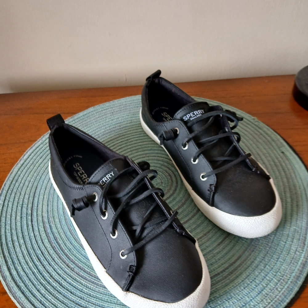 Sperry Black Leather Sneakers with White Sole. Womens 7.5